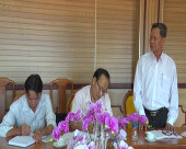 UBND thị xã Phước Long tổ chức cuộc họp triển khai kế hoạch  phiên chợ hàng việt về nông thôn.