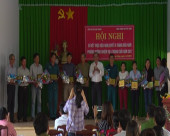 Đảng ủy xã Long Giang tổ chức hội nghị sơ kết thực hiện nghị quyết 6 tháng đầu năm 2017 và trao huy hiệu 45 năm tuổi Đảng