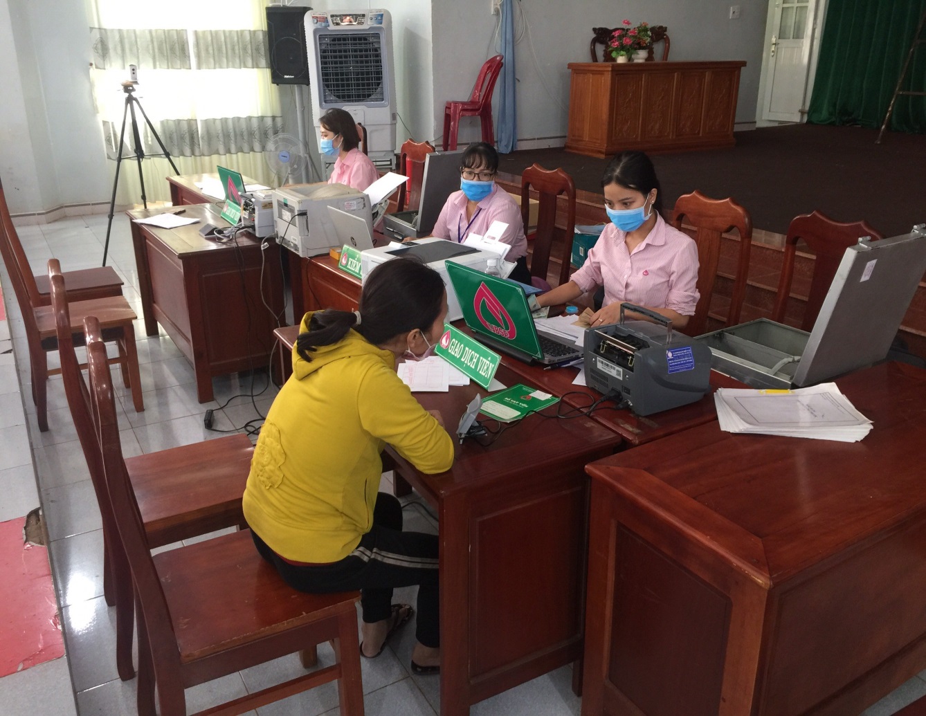 Hội nông dân thị xã Phước Long chủ động phối hợp với Ngân hàng CSXH thực hiện hiệu quả công việc tại các điểm giao dịch xã-phường